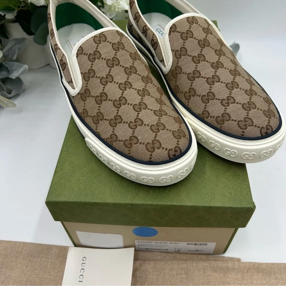 Gucci new bag cards